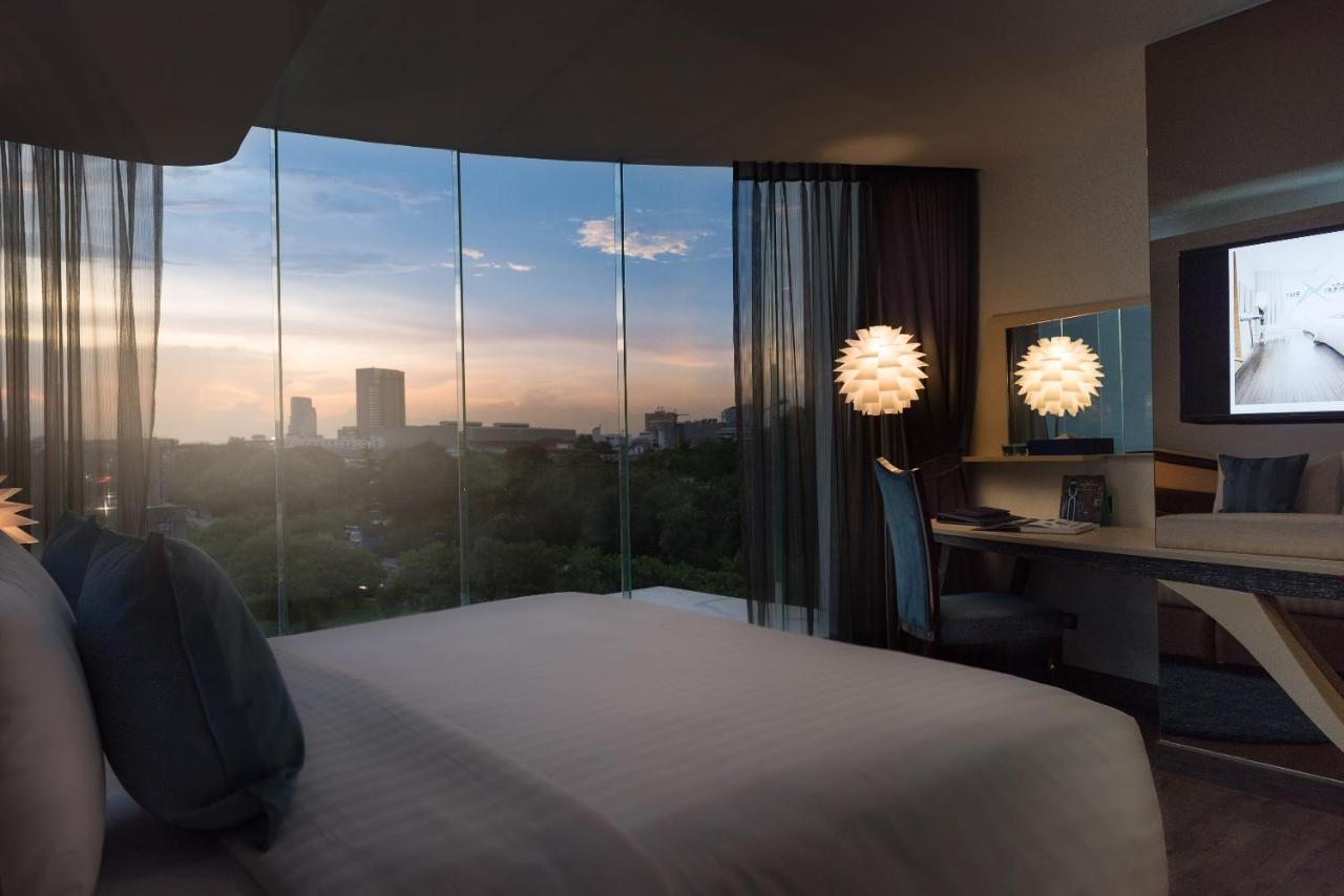 The Xtreme Suites Bangkok Exteriör bild
