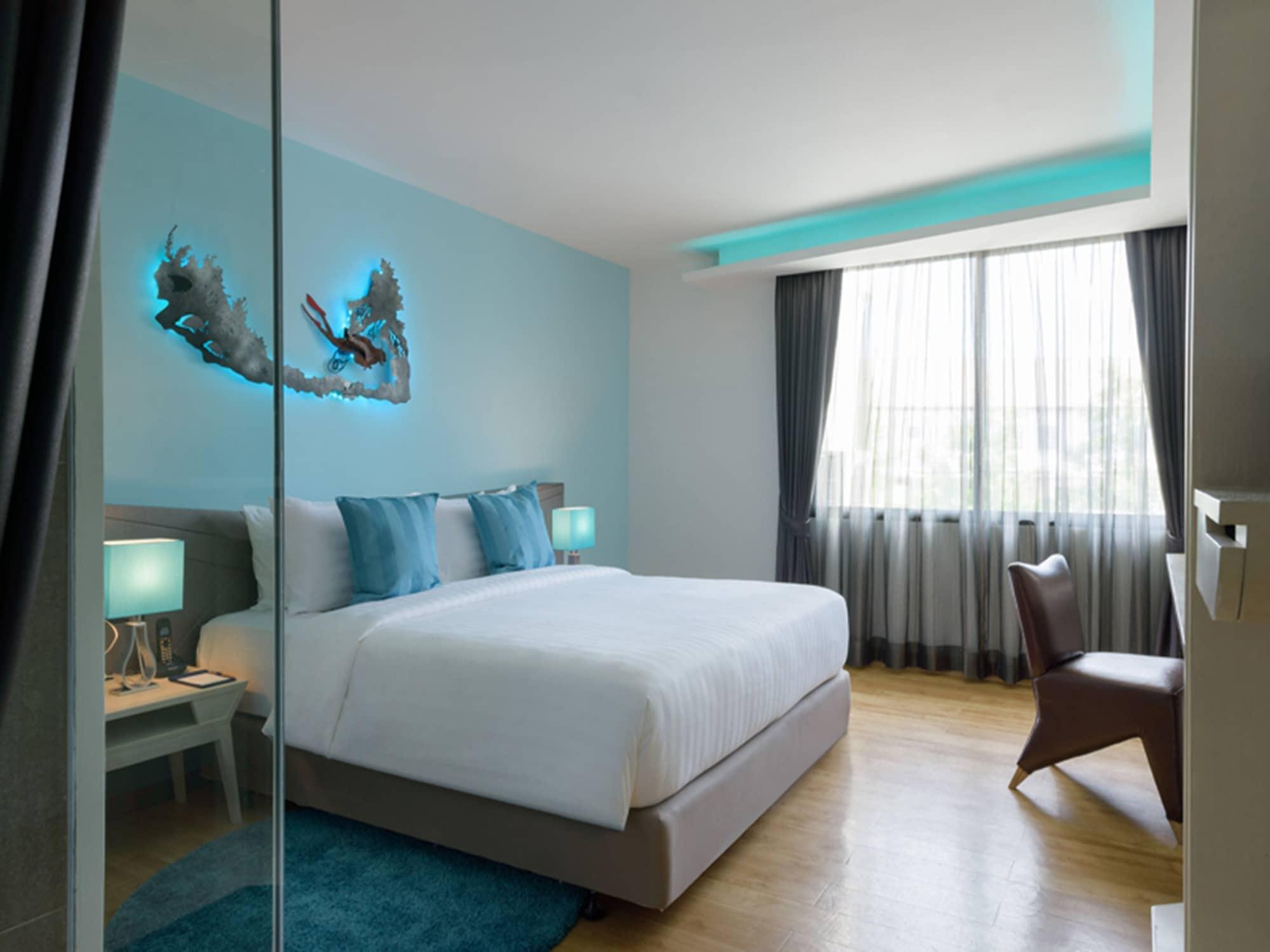 The Xtreme Suites Bangkok Exteriör bild